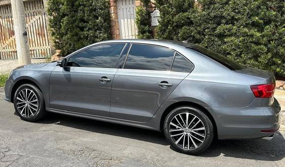 VOLKSWAGEN JETTA 2.0 TSI HIGHLINE 211CV GASOLINA 4P TIPTRONIC VOLKSWAGEN JETTA 2.0 TSI HIGHLINE 211CV GASOLINA 4P TIPTRONIC